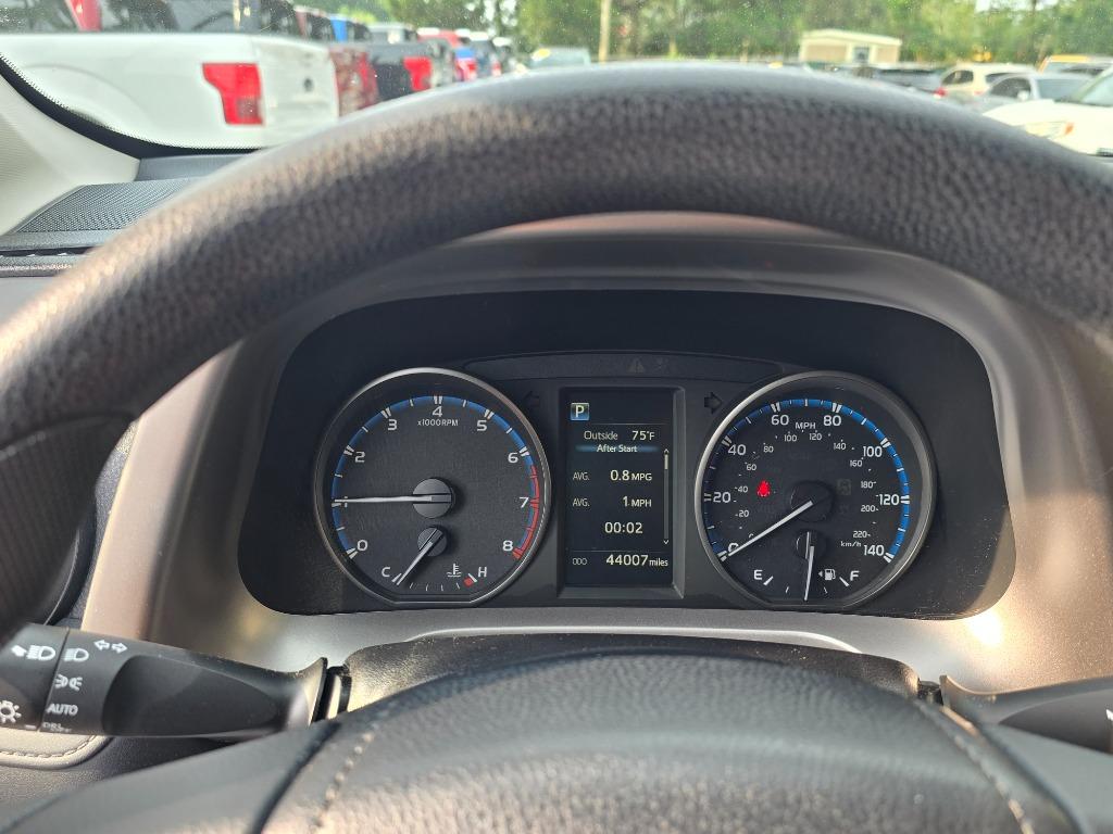 2017 Toyota RAV4 LE photo